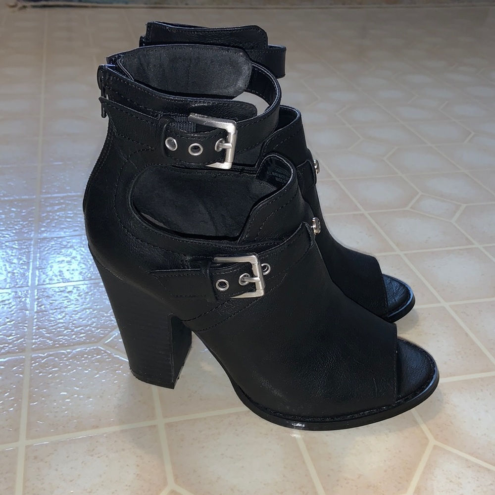 G by Guess black faux leather heels size 6.5
